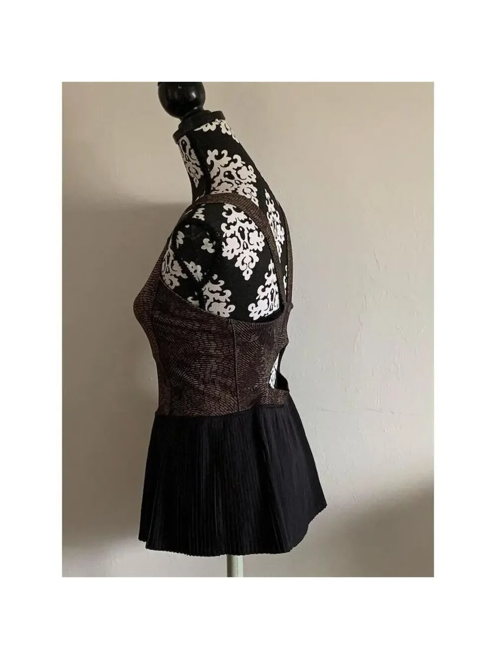 Geometric Mosaic Print Open Back Pleated Mini Dress Brown Black Sleeveless - Picture 10 of 12